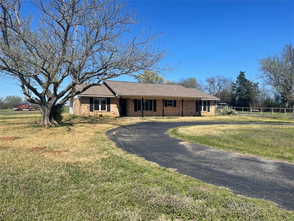 Property Photo:  1624 County Road 1560  TX 75410 