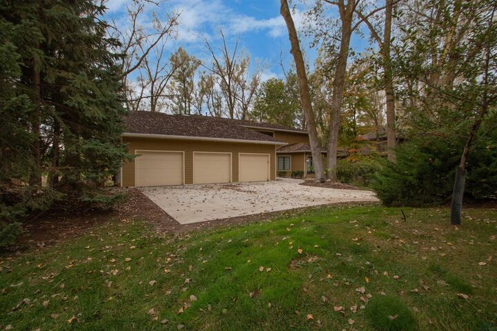 Property Photo:  652 E Sawgrass Trail  SD 57049 