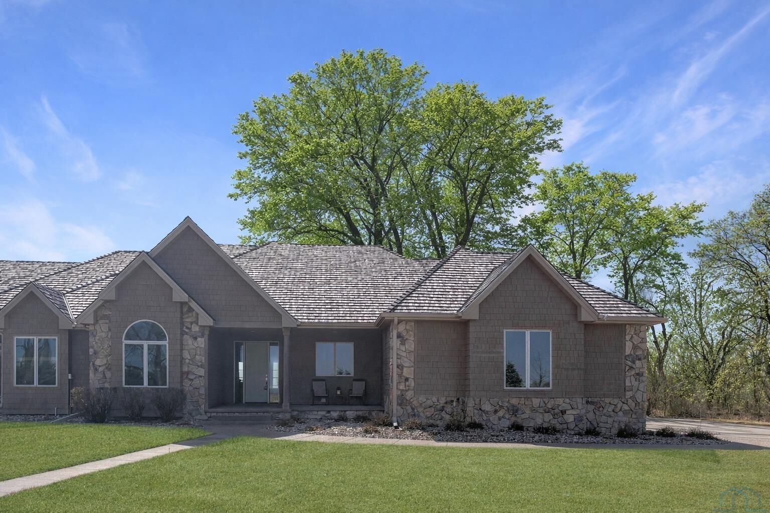 Property Photo: 1004 Wynstone Dr. SD 57038