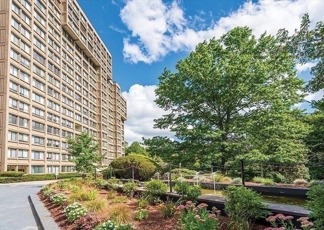 Property Photo:  250 Hammond Pond Parkway 1507N  MA 02467 