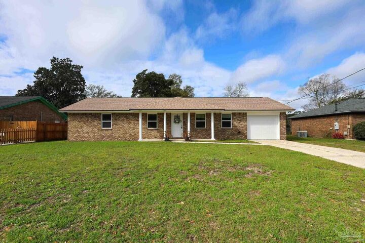 Property Photo:  8179 Sedgefield Dr  FL 32507 
