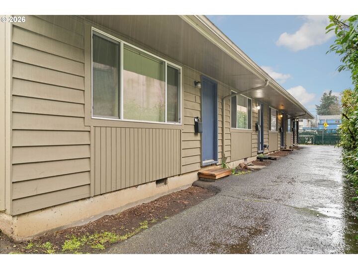 Property Photo: 5730 SE Center St OR 97206