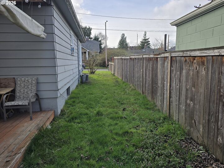 Property Photo: 1825 N Cramer St OR 97217