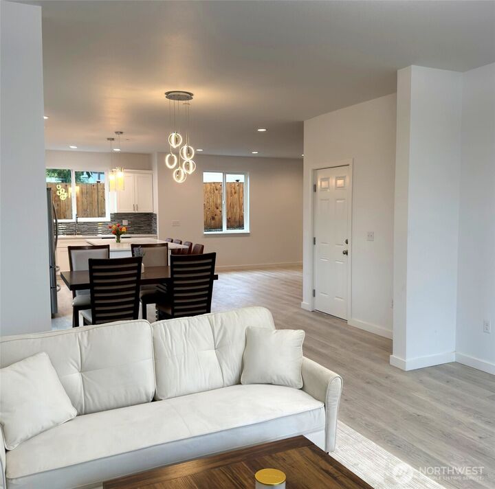 Property Photo: 648 SW 139th Street WA 98166