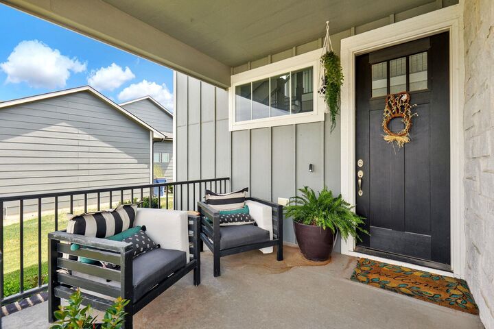 Property Photo: 3903 N Estancia Ct KS 67205