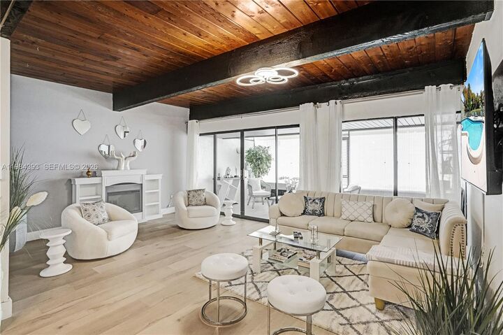 Property Photo:  19220 NE 25th Ave 271B  FL 33180 