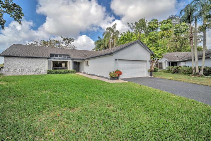Property Photo: 211 SW 87th Ter FL 33324