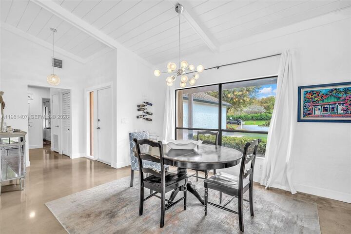 Property Photo: 211 SW 87th Ter FL 33324