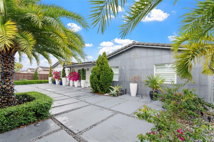 Property Photo: 12721 SW 47th St FL 33175