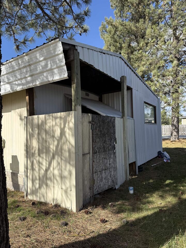 Property Photo:  40414 Newport Hwy 43  WA 99009 