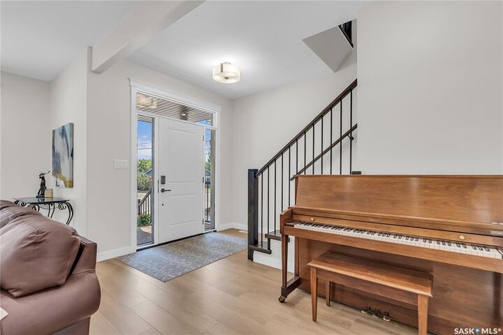 Property Photo: 1601B 9th Avenue N SK S7K 2Z9