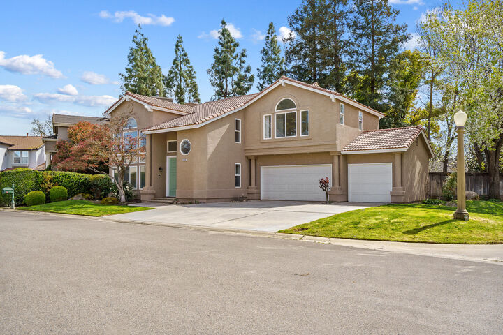 Property Photo:  2669 E Sean Avenue  CA 93720 
