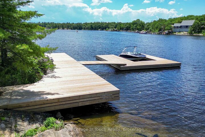 Property Photo: 2 Island 880 N/A ON L0K 1S0