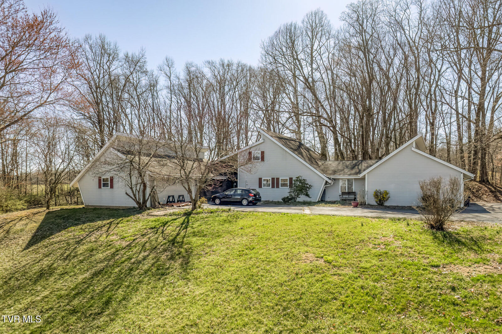 Property Photo: 16 Chaucer Court TN 37615