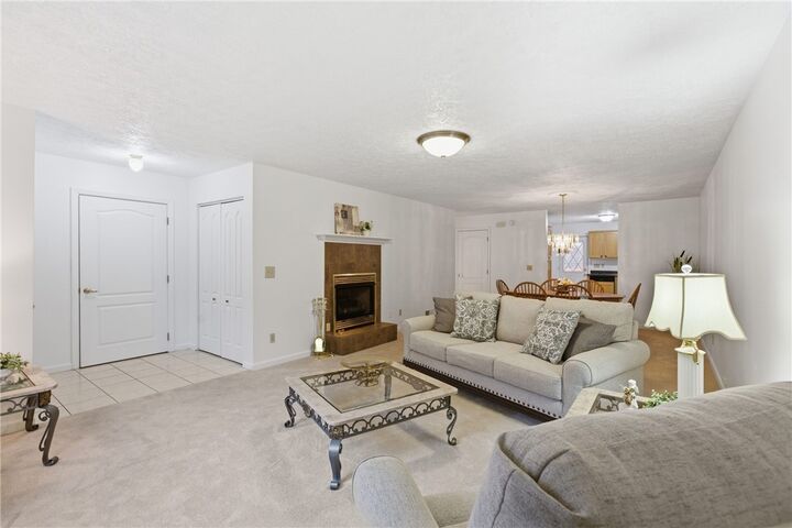 Property Photo:  328 Clavale  PA 15137 