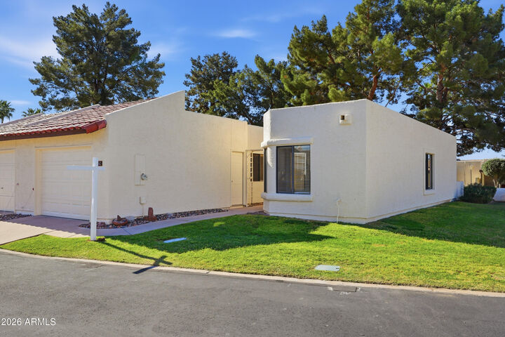 Property Photo:  650 S Arrowwood Way  AZ 85208 