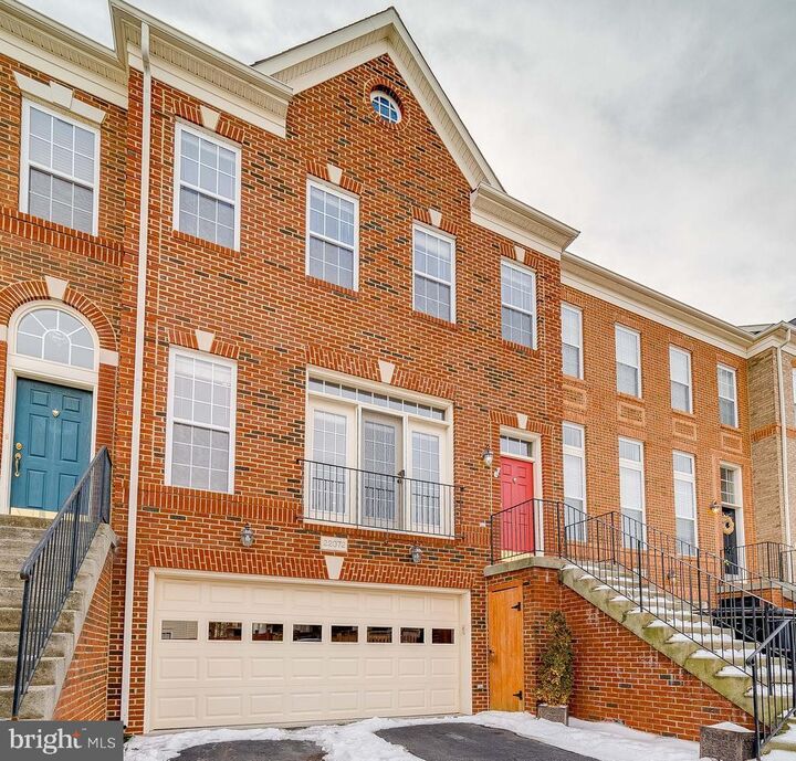 Property Photo:  22072 Avonworth Square  VA 20148 
