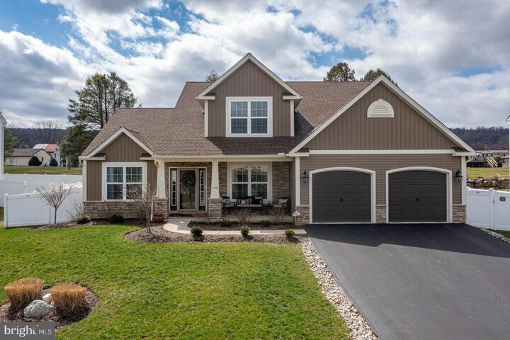 Property Photo: 168 Sianna Circle PA 19565