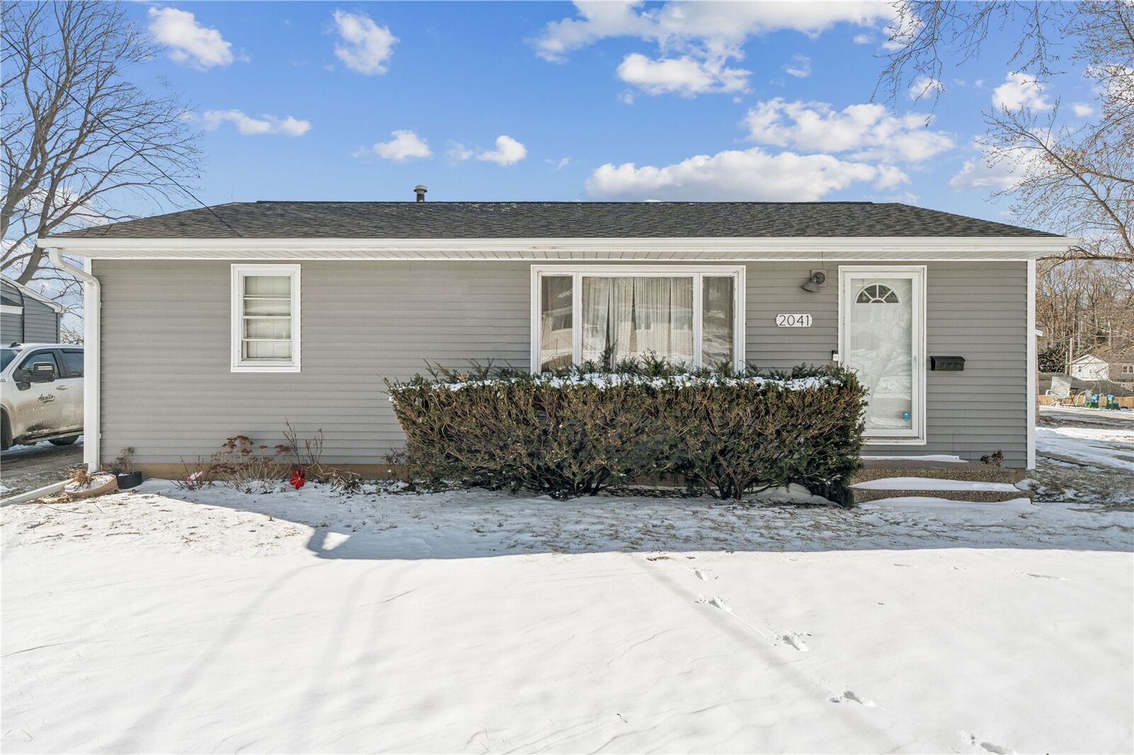 Property Photo:  2041 Sharwood Drive NE  IA 52402 