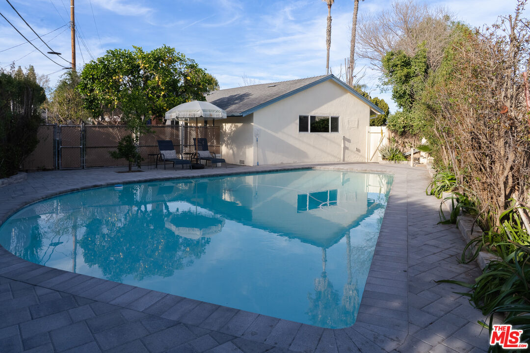Property Photo:  22736 Cantlay St  CA 91307 