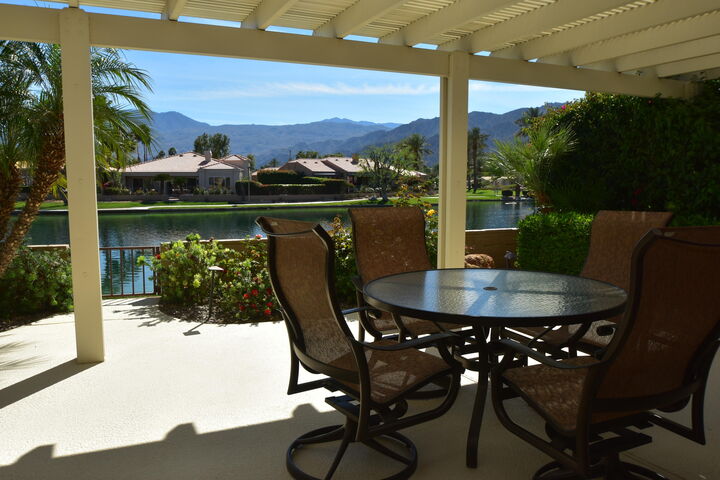 Property Photo:  48513 Vía Encanto  CA 92253 