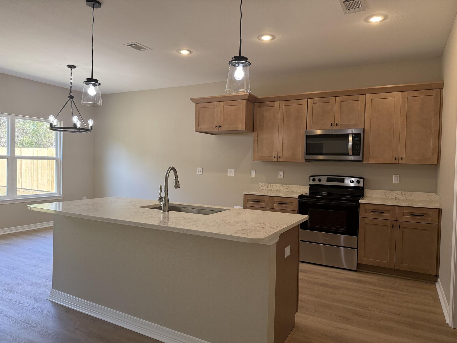 Property Photo:  3804 Golden Acres Circle  FL 32539 