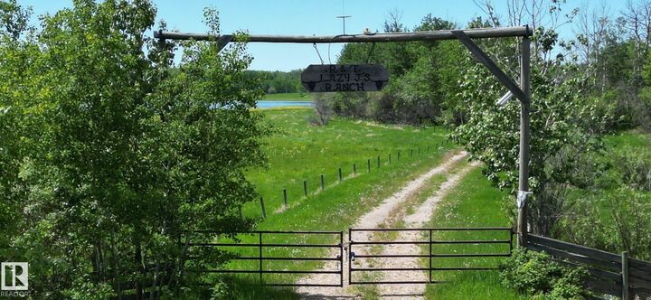 11 Twin Lakes Drive — photo 1
