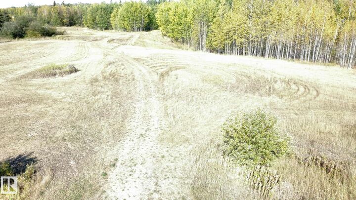 Property Photo: 7 Bechthold Bay 112, 191054 Twp 652 AB T0A 0M0