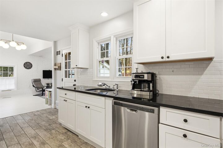 Property Photo:  3 Mark Mead Road  NY 10518 