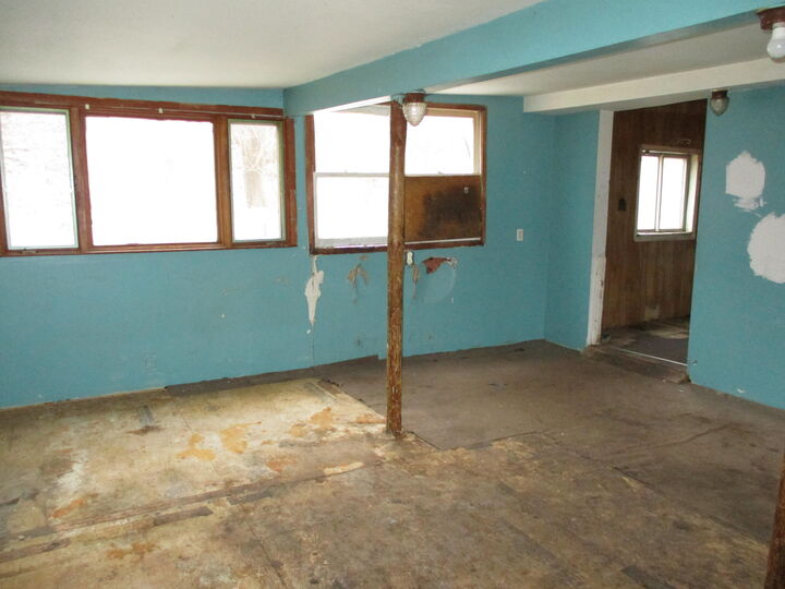 Property Photo: 1915 River Street MI 49202