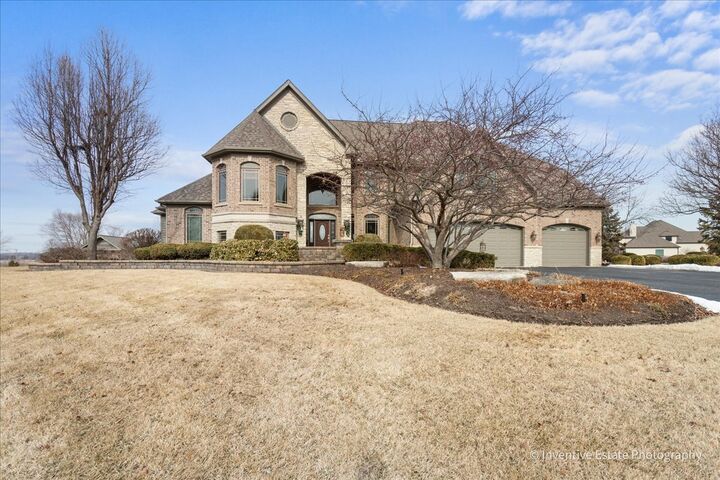 Property Photo:  