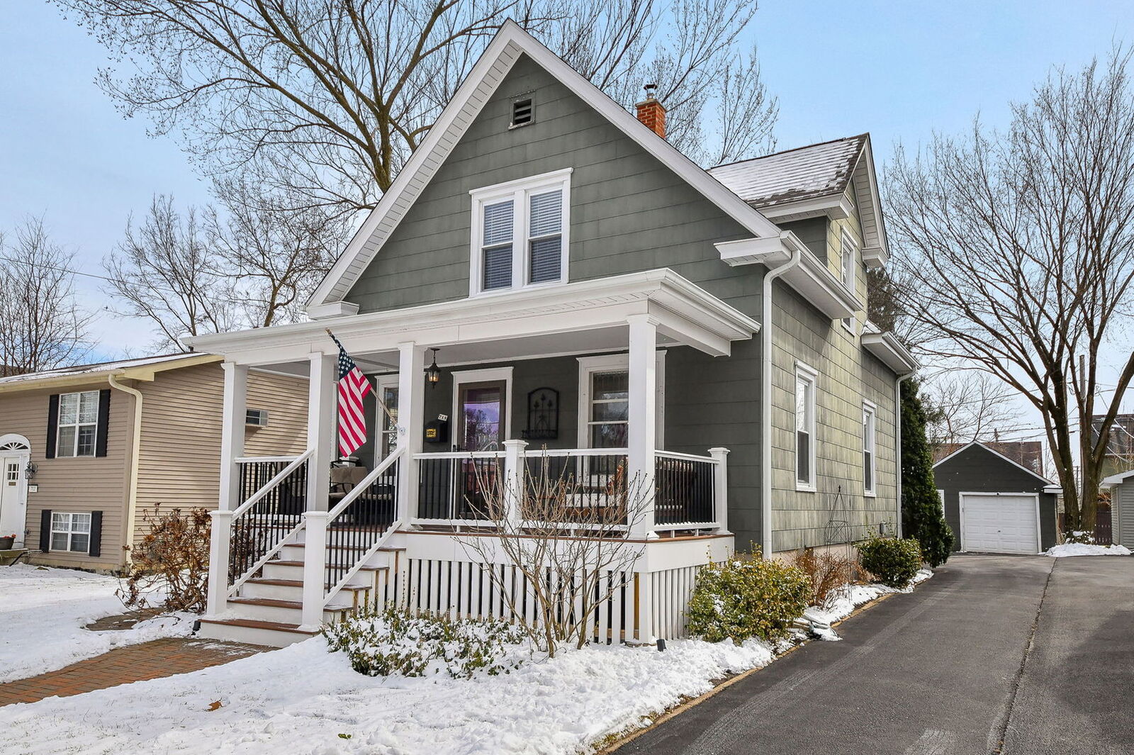 Property Photo:  718 North Street  IL 60134 