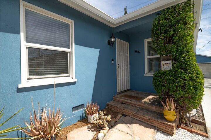 Property Photo:  5922 N Vista  CA 91775 