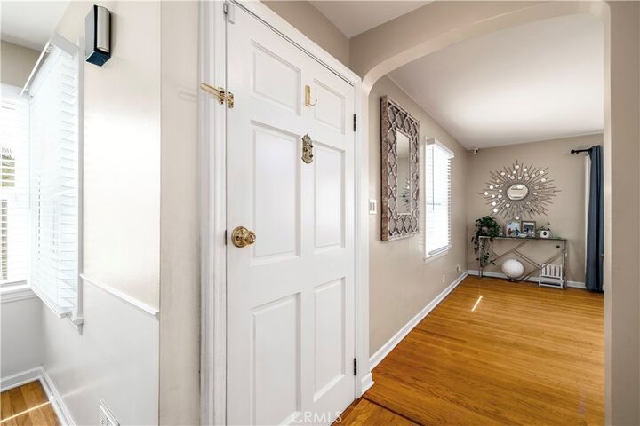 Property Photo: 5922 N Vista CA 91775