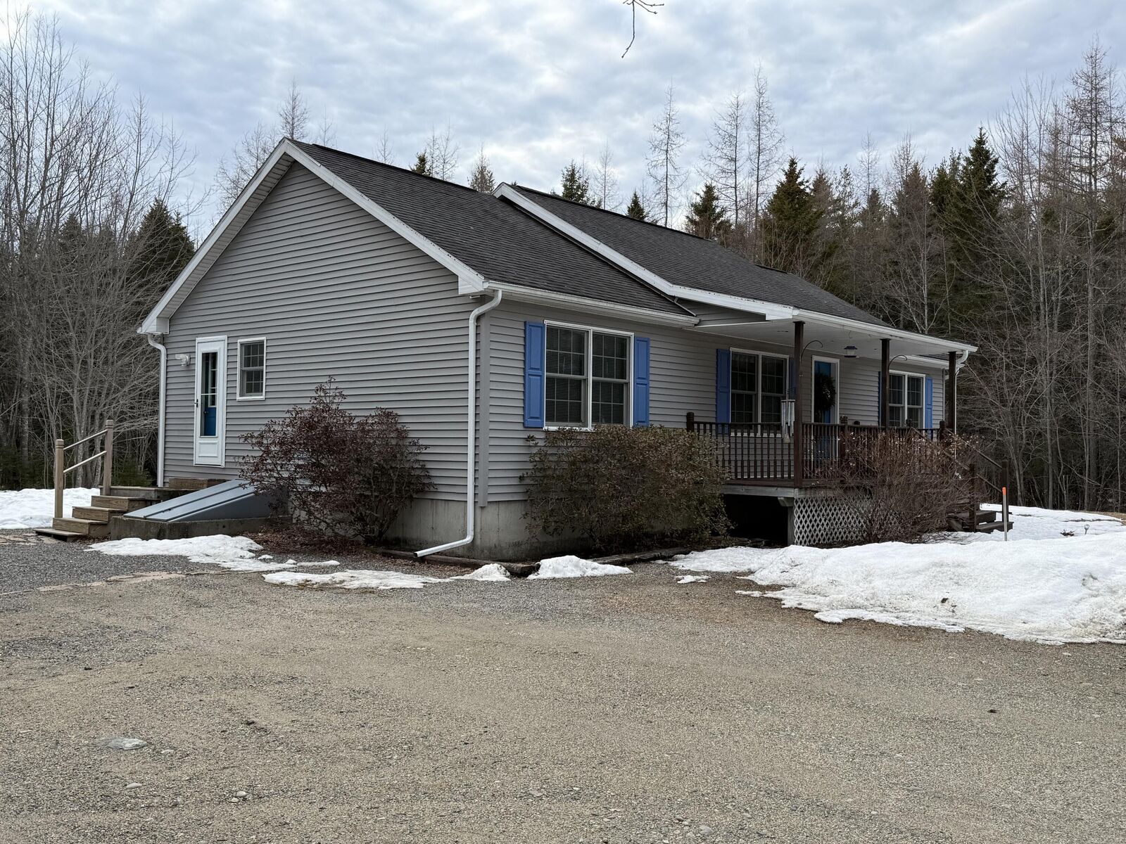 Property Photo: 27 Oak Point Road ME 04643