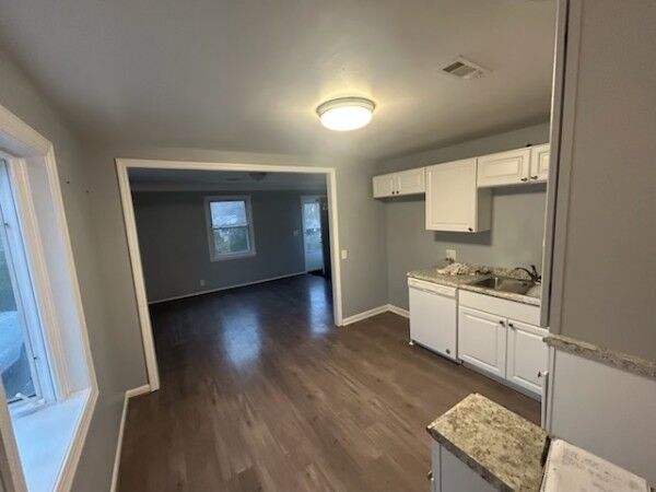 Property Photo: 930 Sharpe Ave TN 37206