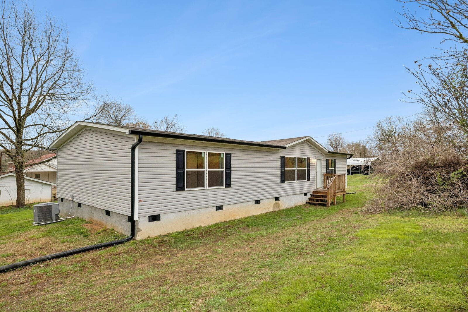 Property Photo: 189 Bates Street NE TN 37310