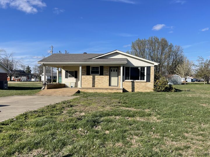 Property Photo:  408 Birch St  TN 37083 