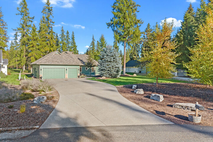 Property Photo:  639 Palmer Ln  WA 99109 