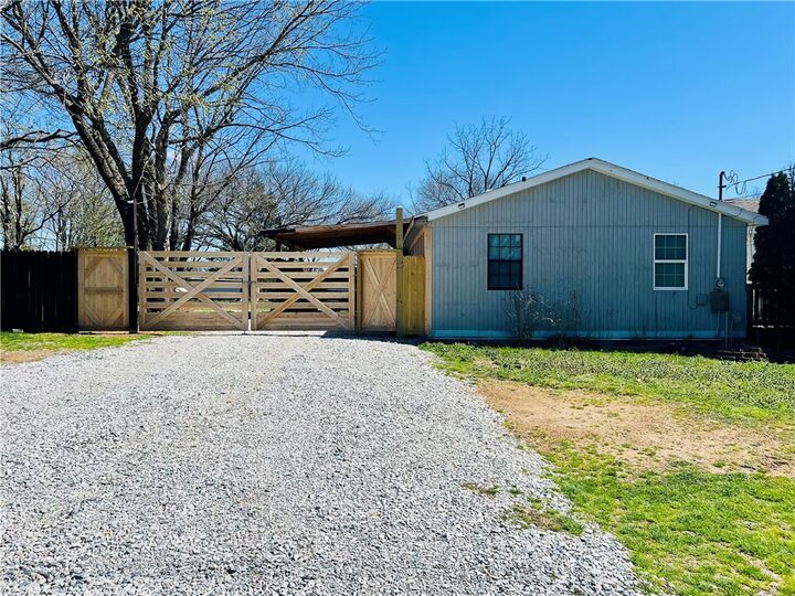 Property Photo: 3801 Southland Drive AR 72764