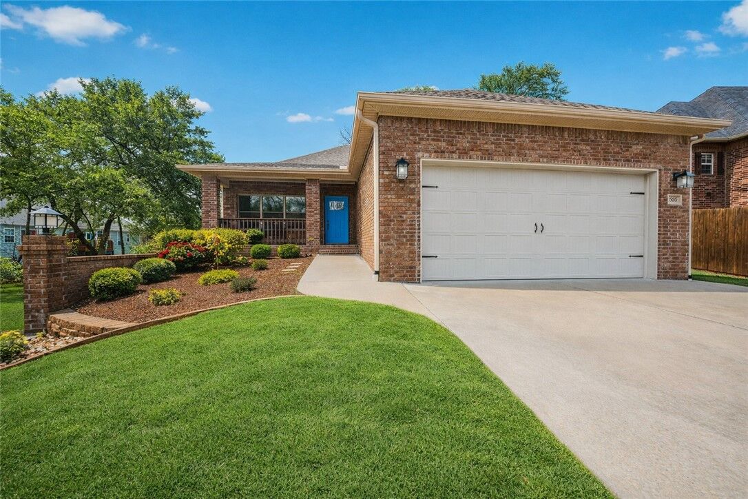Property Photo: 505 NW J Street AR 72712