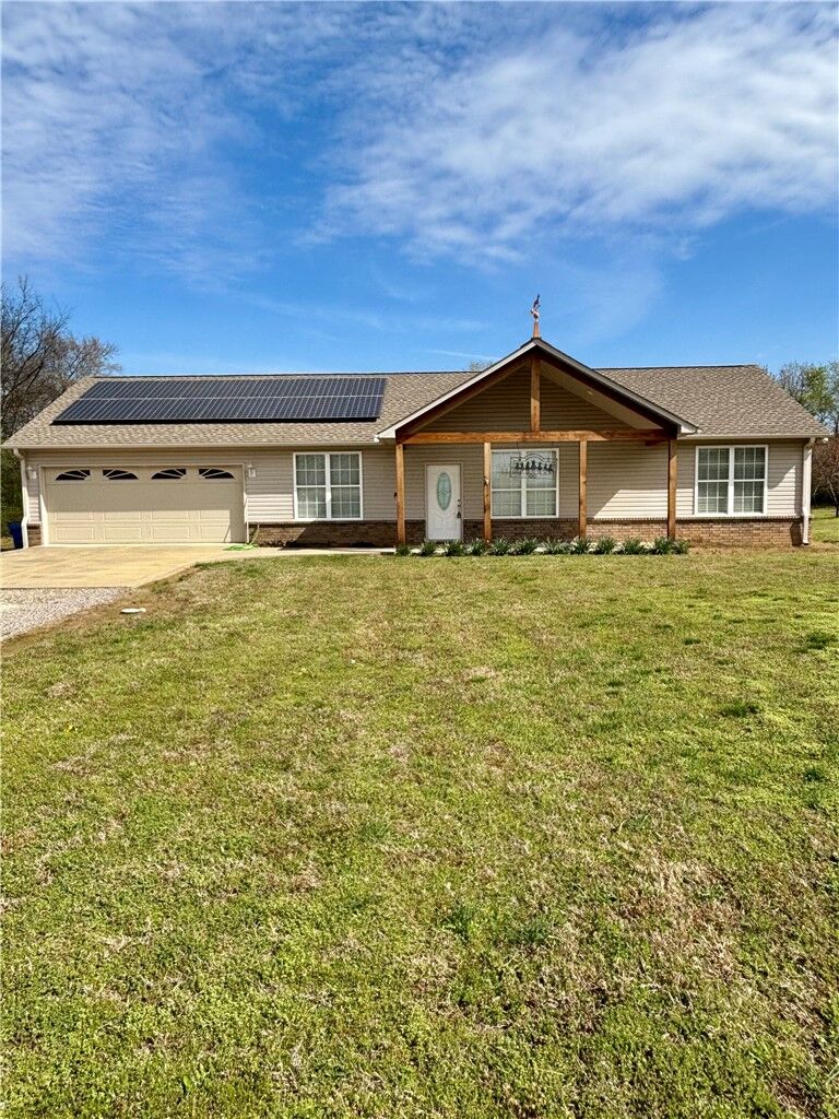 Property Photo:  912 College  AR 72832 