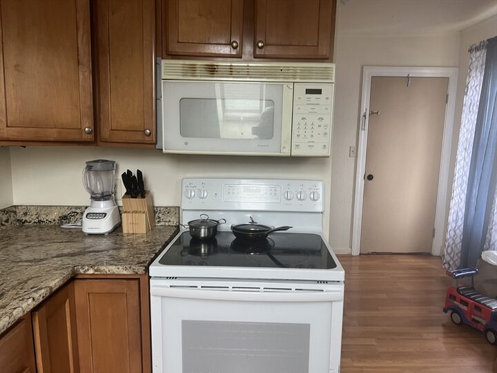 Property Photo:  542 Eastern Ave 3  MA 01905 