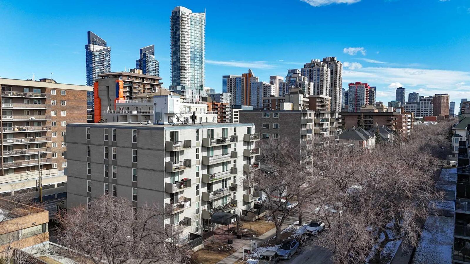 Property Photo:  1328 13 Avenue SW 303  AB T3C 0T3 