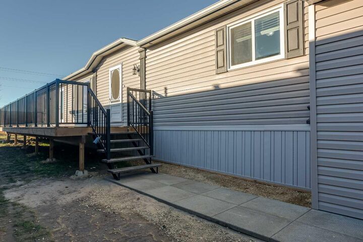 Property Photo:  18 McKay Place  AB T4M 0H7 