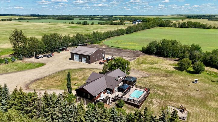 Property Photo: 43019 Township Rd 822 AB T0H 1L0