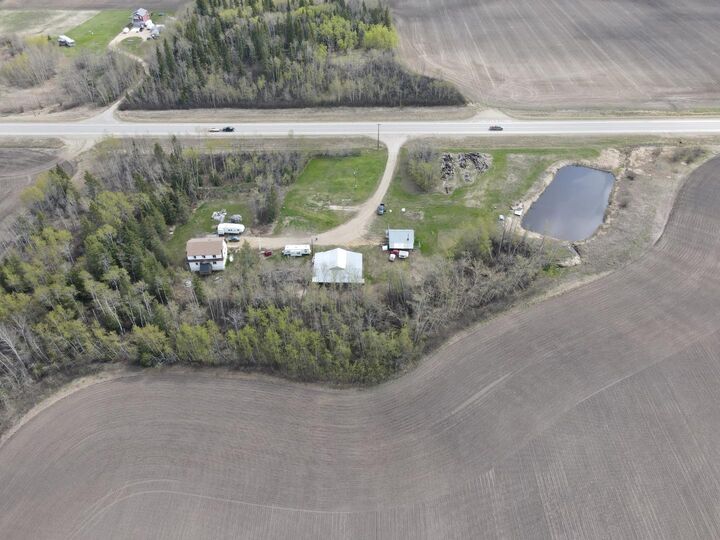Property Photo: 84434 Hwy 688 AB T8S 1S4