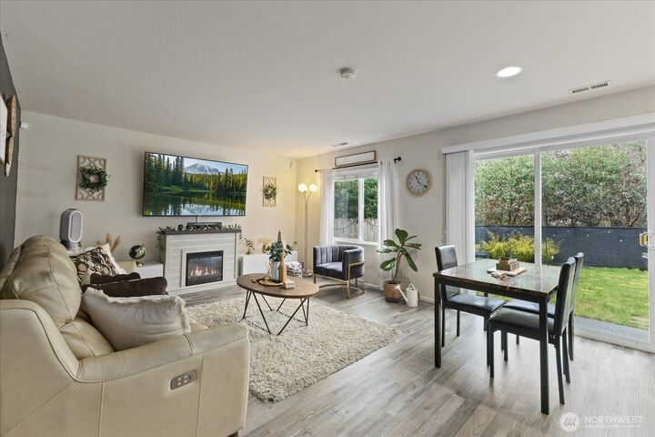 Property Photo: 4405 E Roosevelt Avenue WA 98404