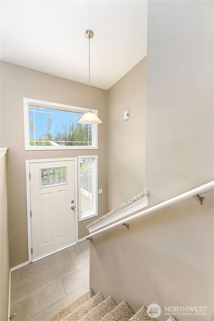 Property Photo:  807 E Stanley Place  WA 98252 