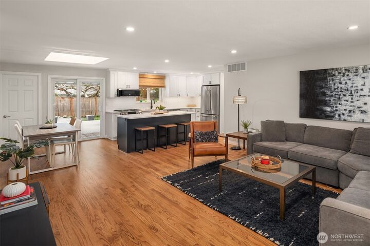 Property Photo:  13780 NE 76th Place  WA 98052 